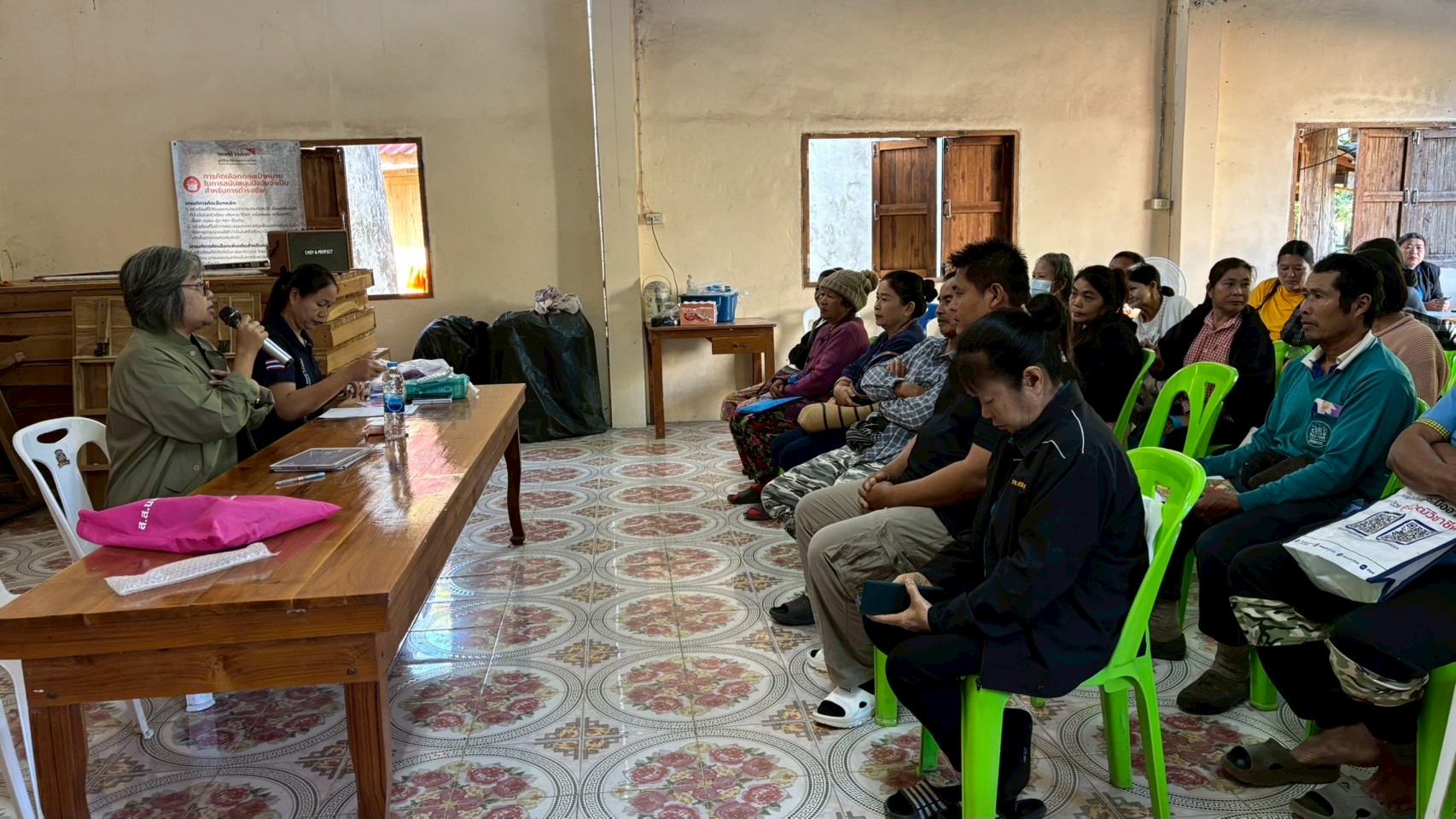 พช.ร้องกวาง ร่วมประชุมโครงการแก้ไขปัญหาความยากจน กข.คจ.